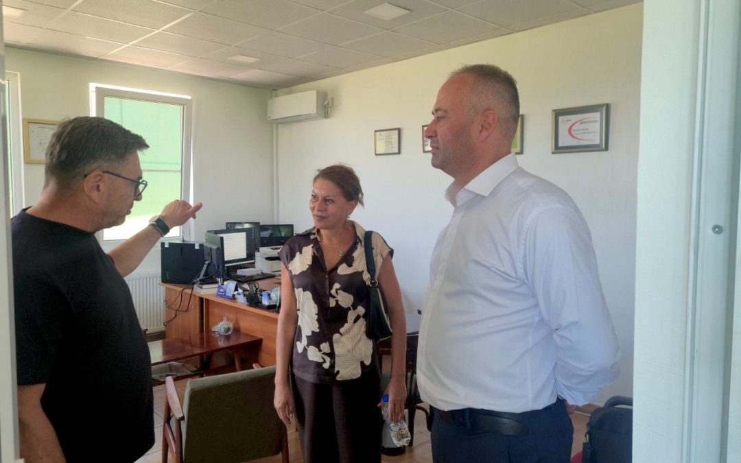 Заменик-министерот за економија и труд Марјан Ристески во посета на ЕКОПРОЕКТ-КО ДОО Кочани